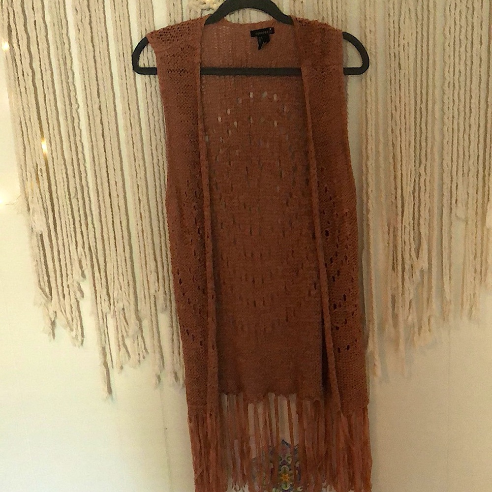 Forever 21 sleeveless summer lightweight w fringe